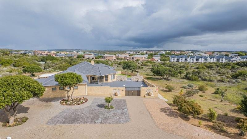 Stilbaai Wes Three-Bed House — photograph 2