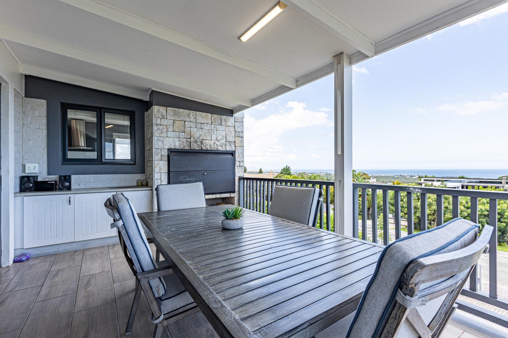 Hermanus Home with Cottage — photograph 3