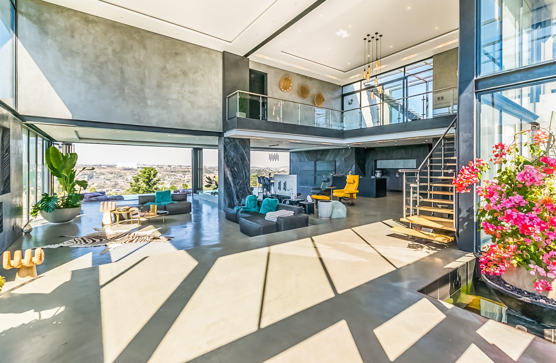 Northcliff Infinity-Pool Home — photograph 4