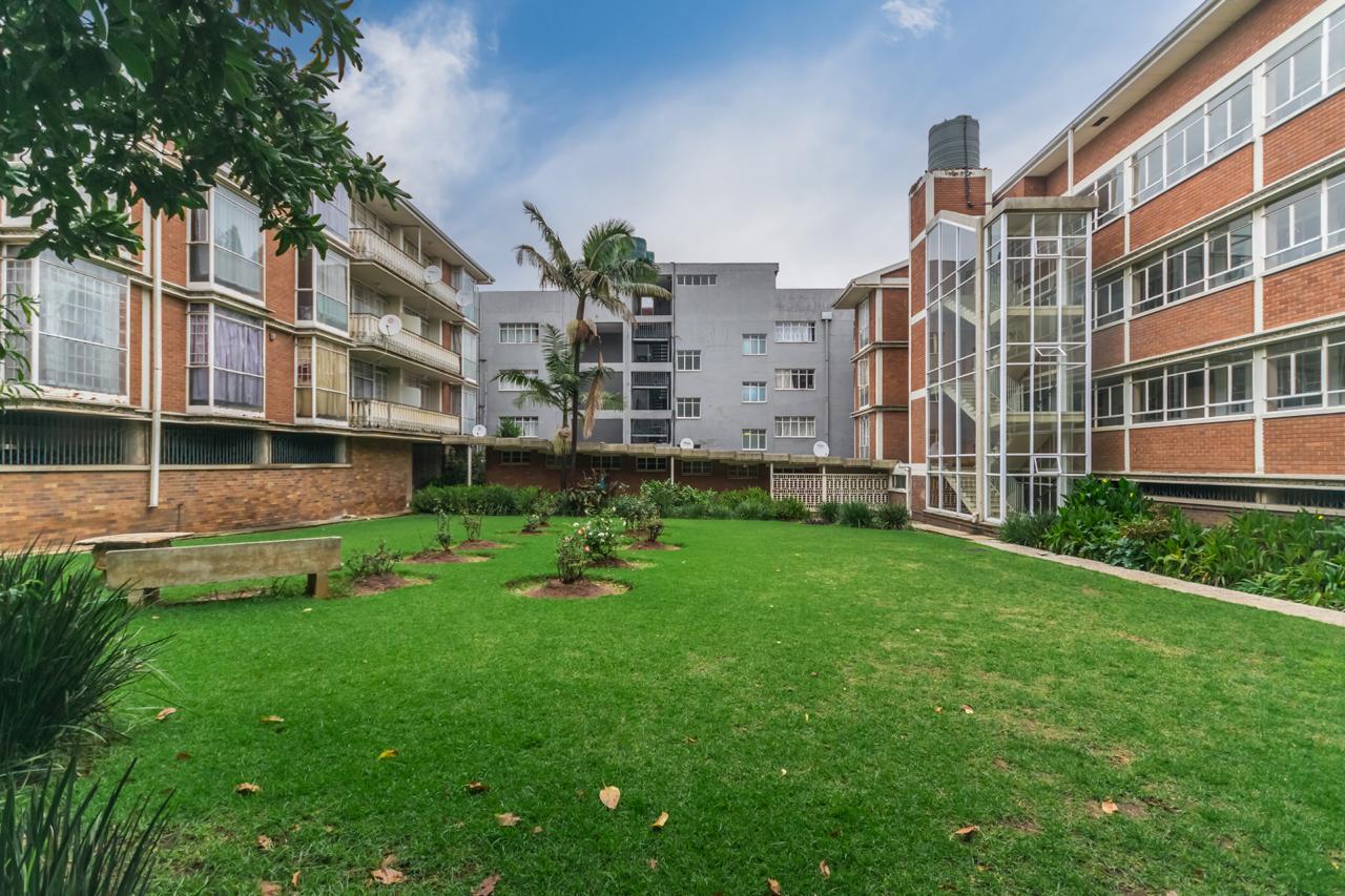 Gresswold 24-Unit Apartment Block — photograph 3