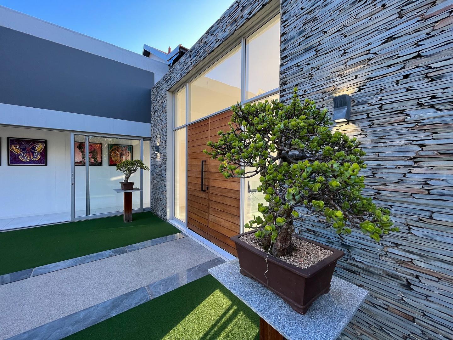 Zimbali Six-Bed Golf-View Villa — photograph 2