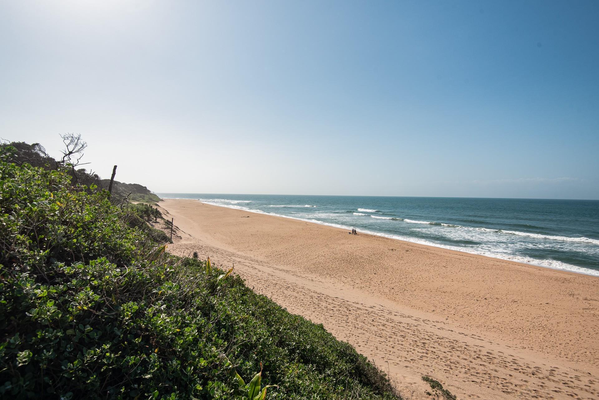 Zinkwazi Five-Bed Beachfront Home — photograph 3