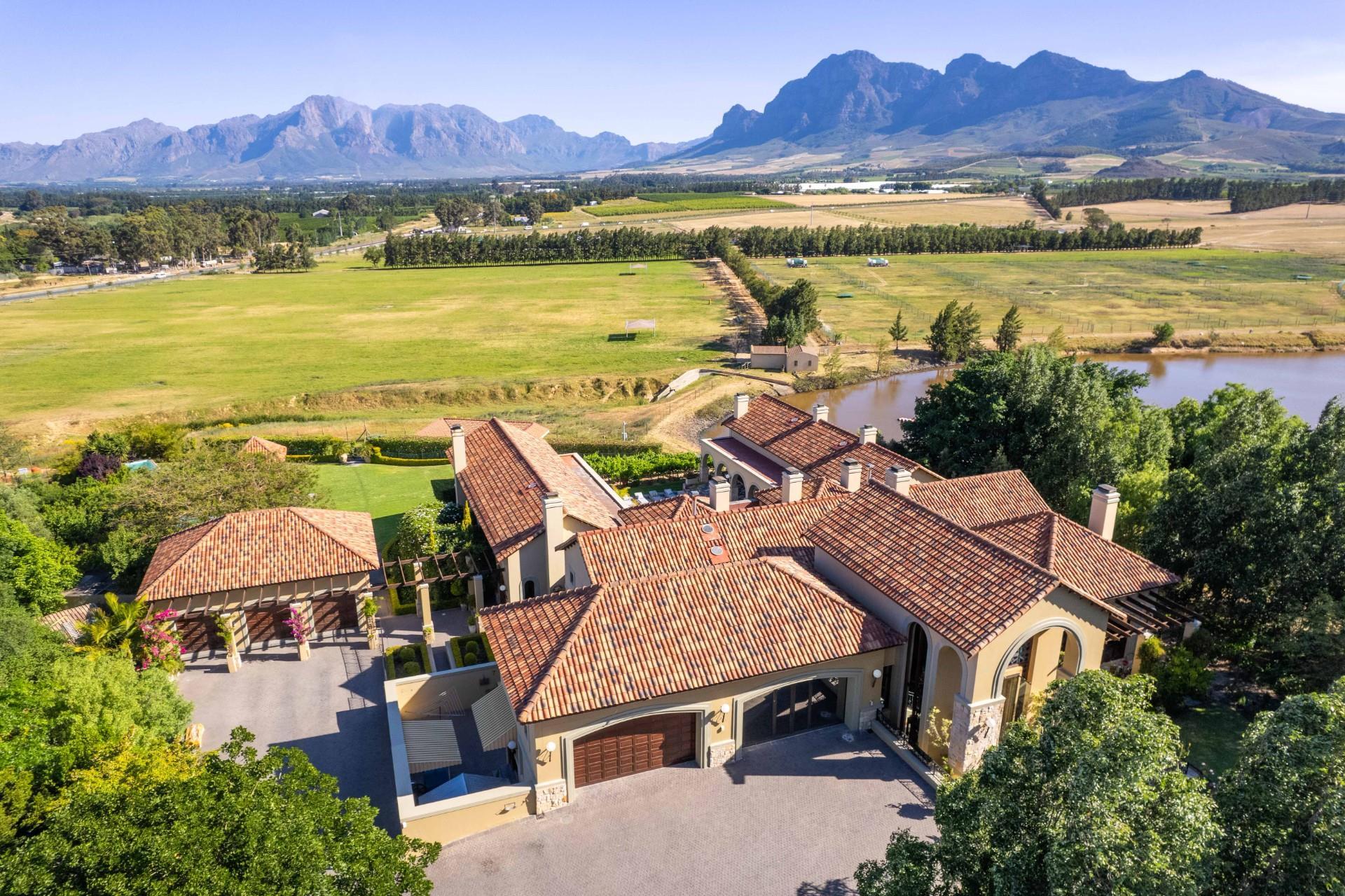 Grand Luxury Residence — photograph 4