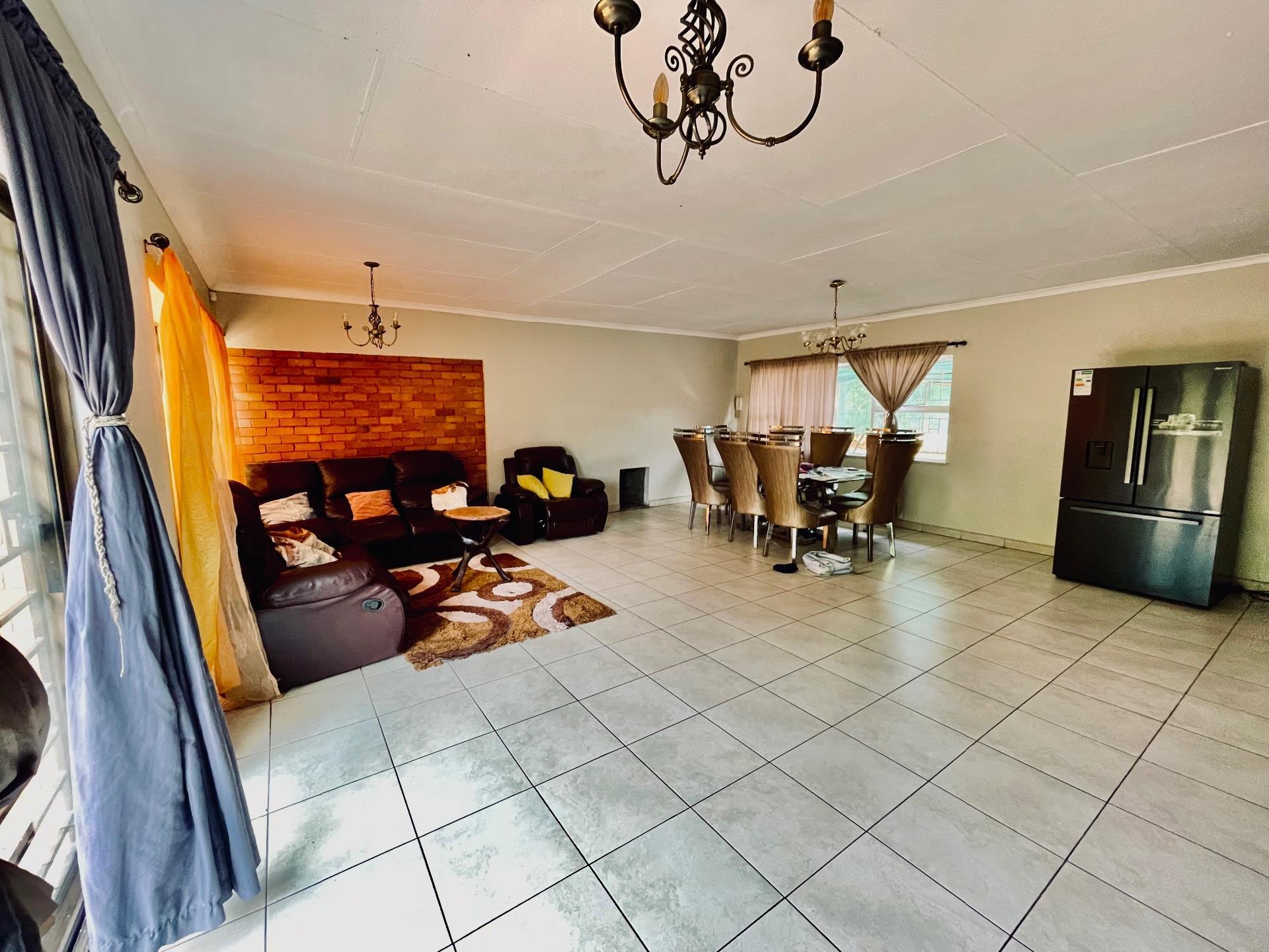 Stunning 3 Bedroom in Sunnyridge — photograph 5
