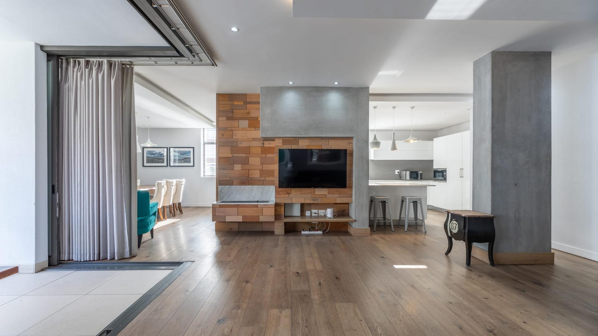 Green Point Three-Bed Penthouse — photograph 2