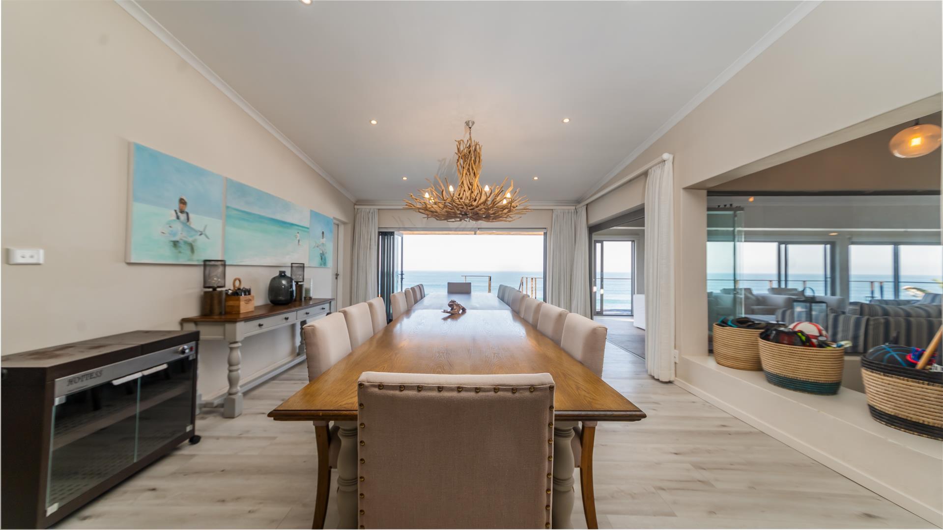 Sheffield Beach Six-Bed Beachfront Home — photograph 4