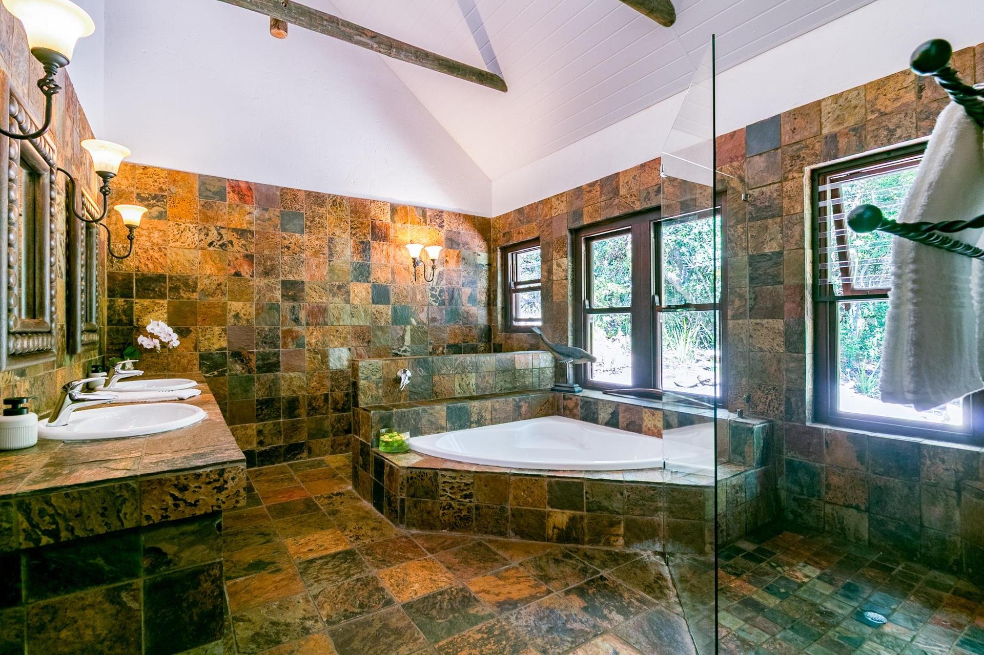 Pezula Forest Lodge Home — photograph 5