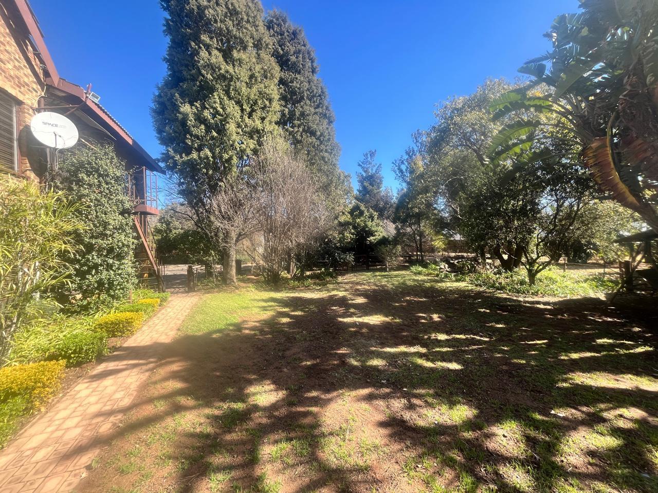 Blue Hills Smallholding with Cottages — photograph 4
