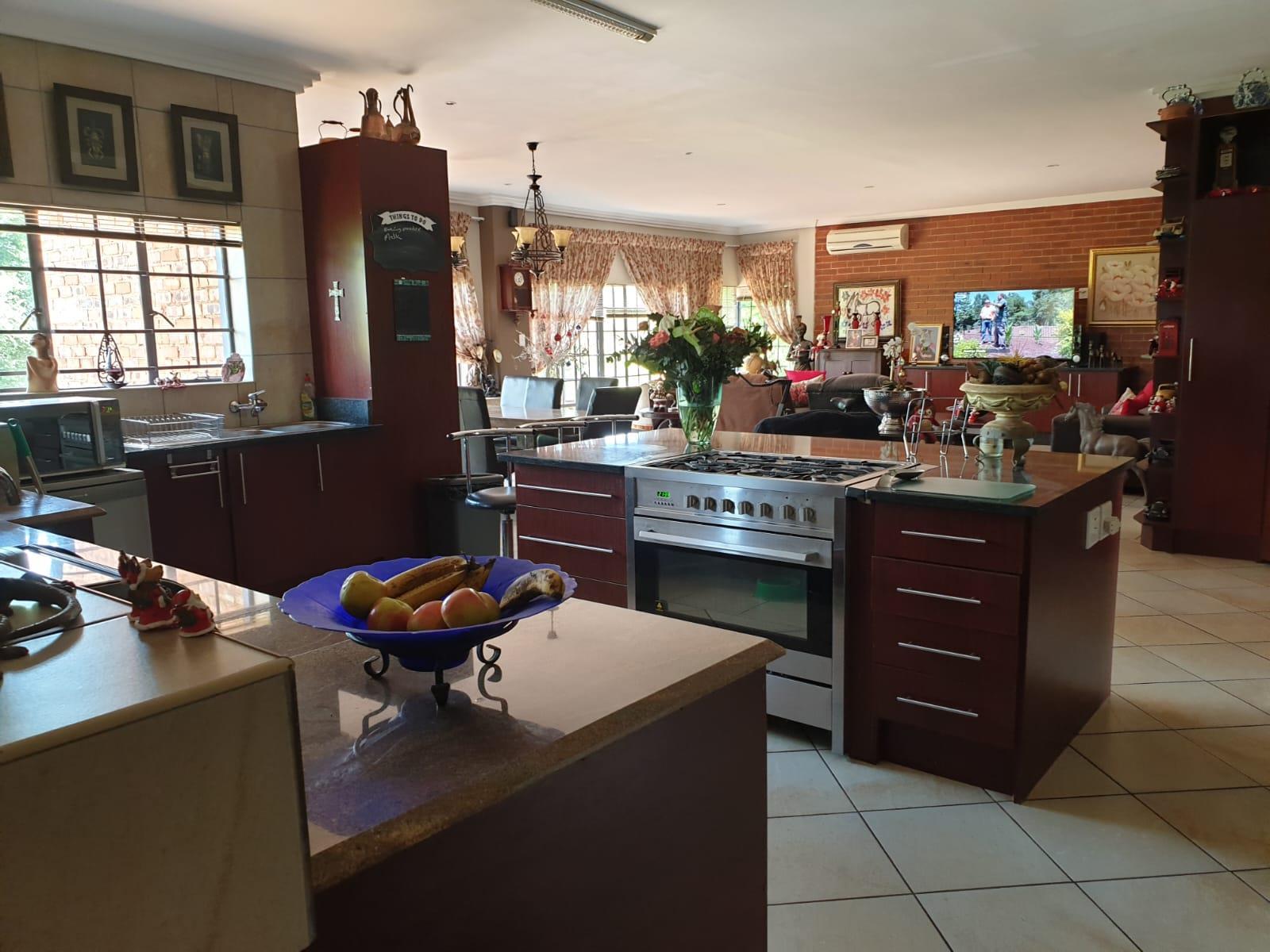 De Wildt Nine-House Smallholding — photograph 4