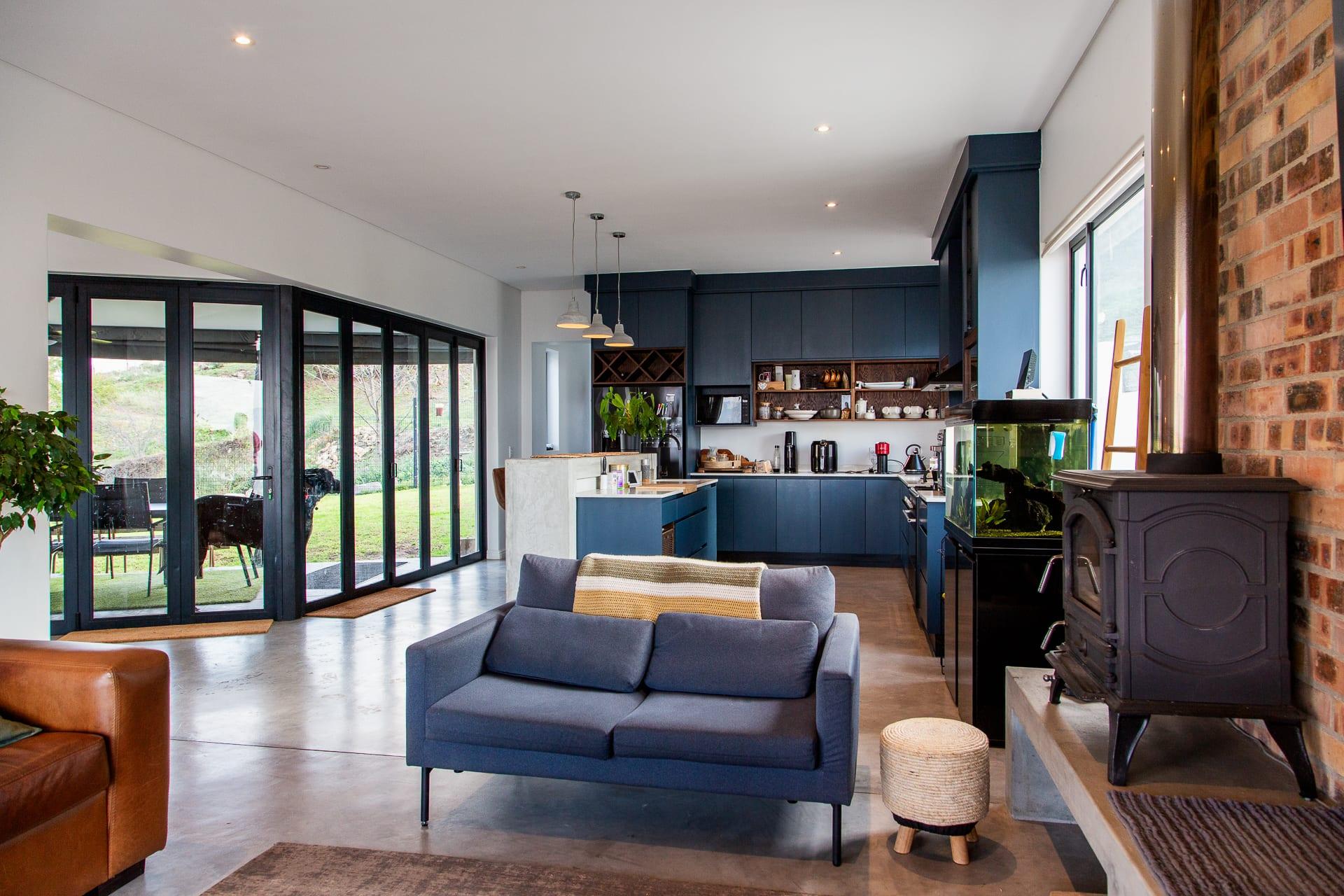 Mentoor Estate Valley-View Home — photograph 2
