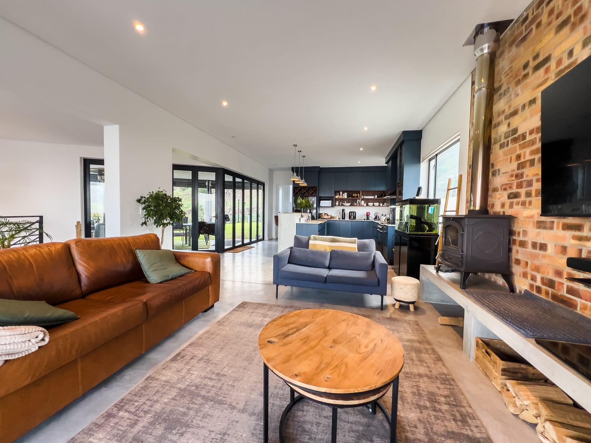 Mentoor Estate Valley-View Home — photograph 4