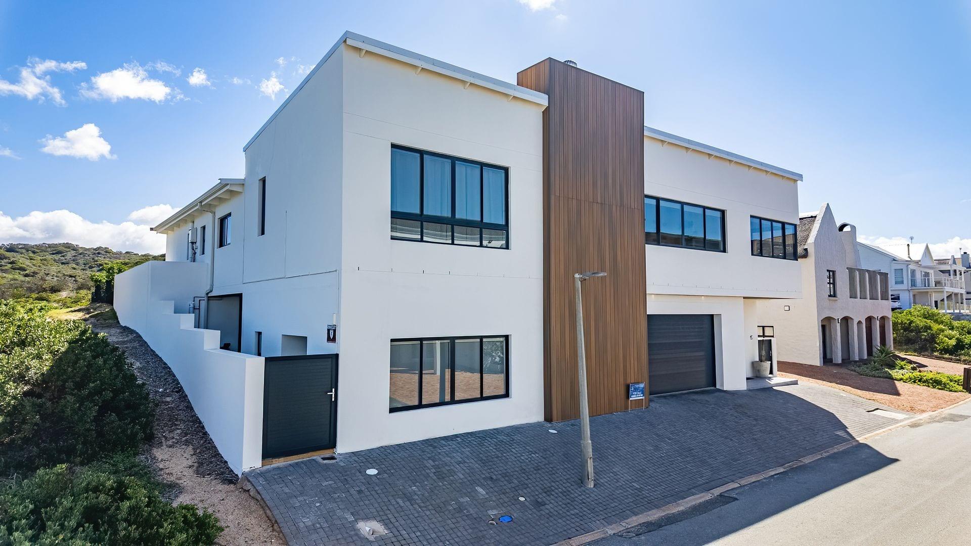 Stilbaai East Off-Grid Home — photograph 3
