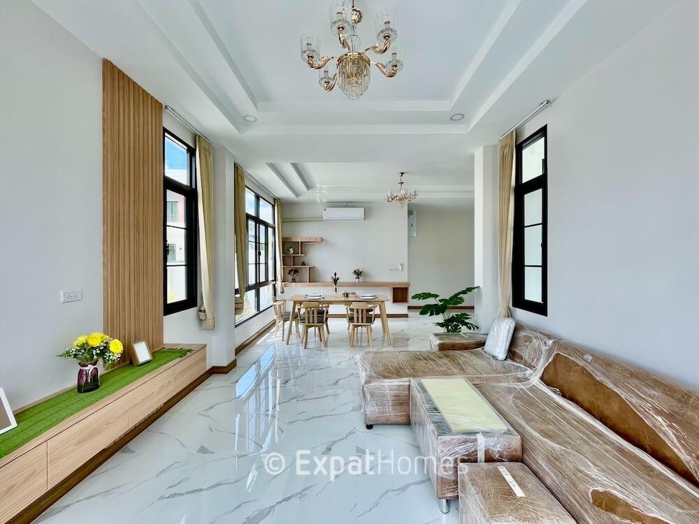 4-Bedroom House in Chiang Mai — photograph 3