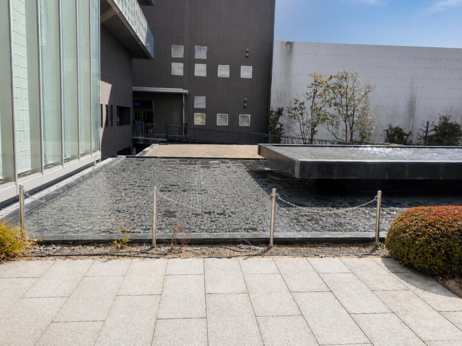 Mikage Tower Residence — photograph 4