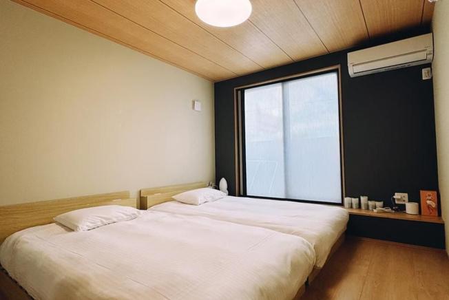 Newly Built House in Osaka — photograph 2