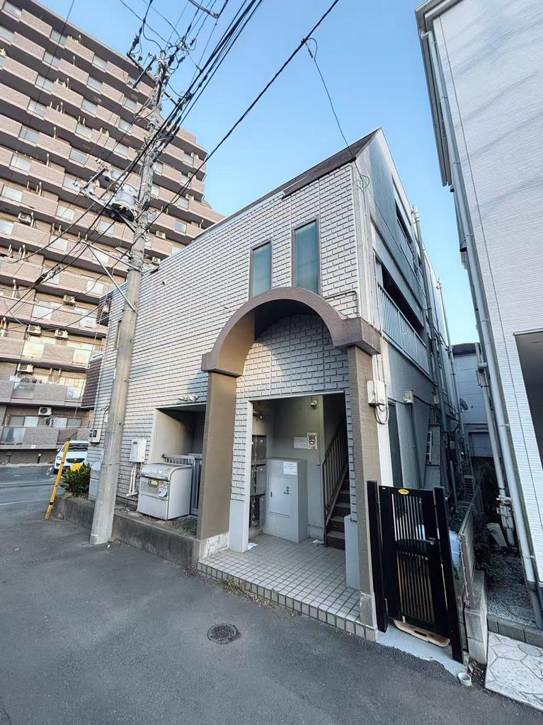 Office in Honcho, Asaka — photograph 4