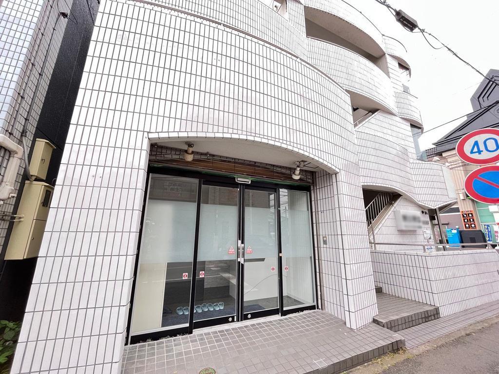 Retail in Enokicho, Tokorozawa — photograph 3