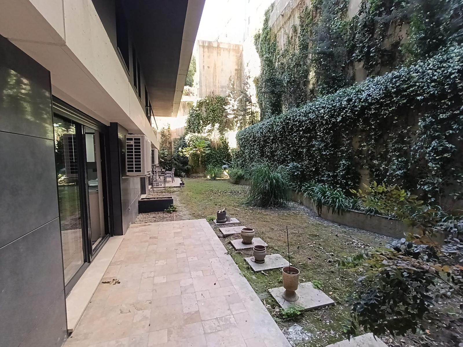 Apartments in Dikilitaş, Emirhan Cd. 26A — photograph 2