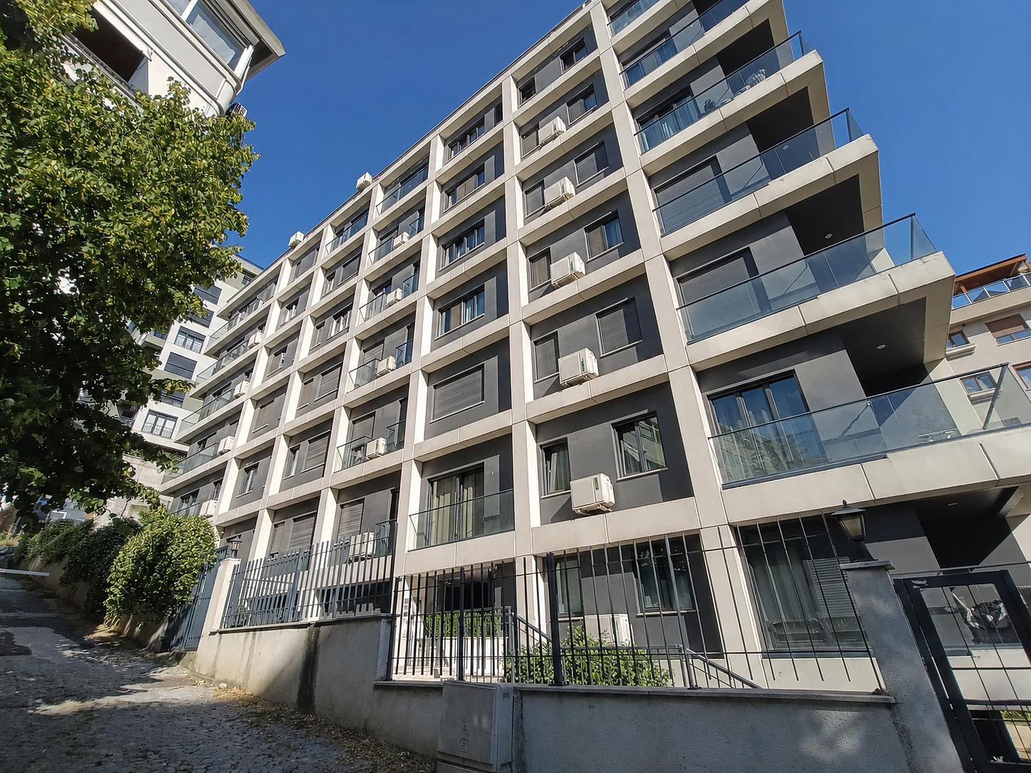 Apartments in Dikilitaş, Emirhan Cd. 26A — photograph 3