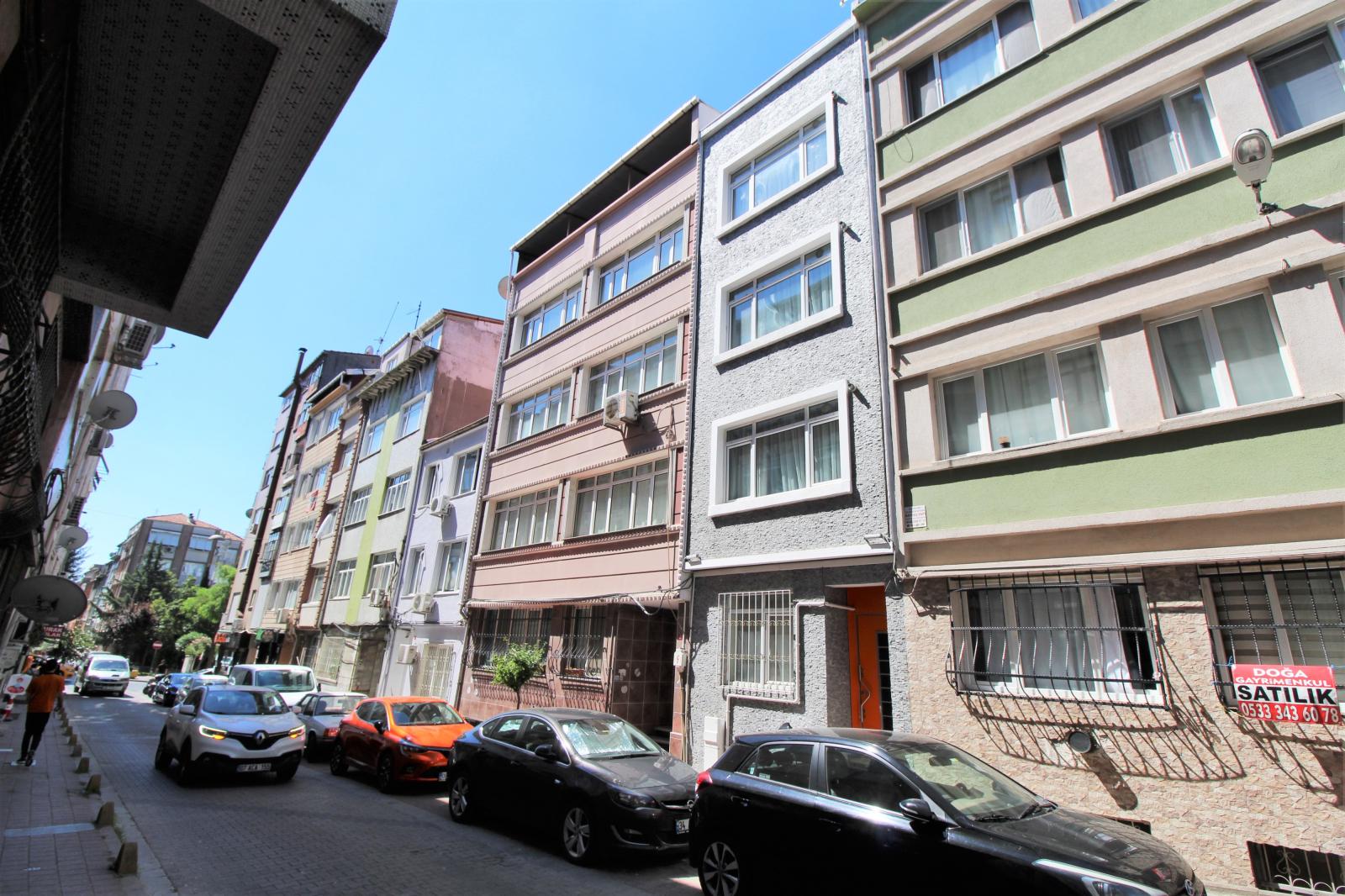 Apartments in Hırka-i Şerif, Fatih — photograph 2