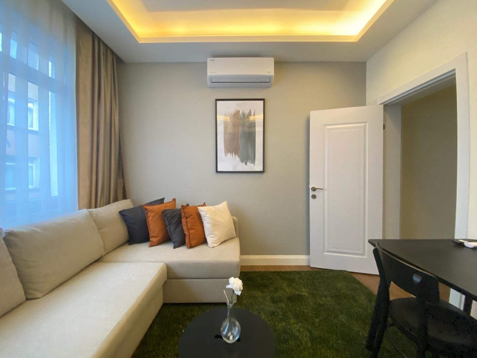 Apartments in Hırka-i Şerif, Fatih — photograph 4