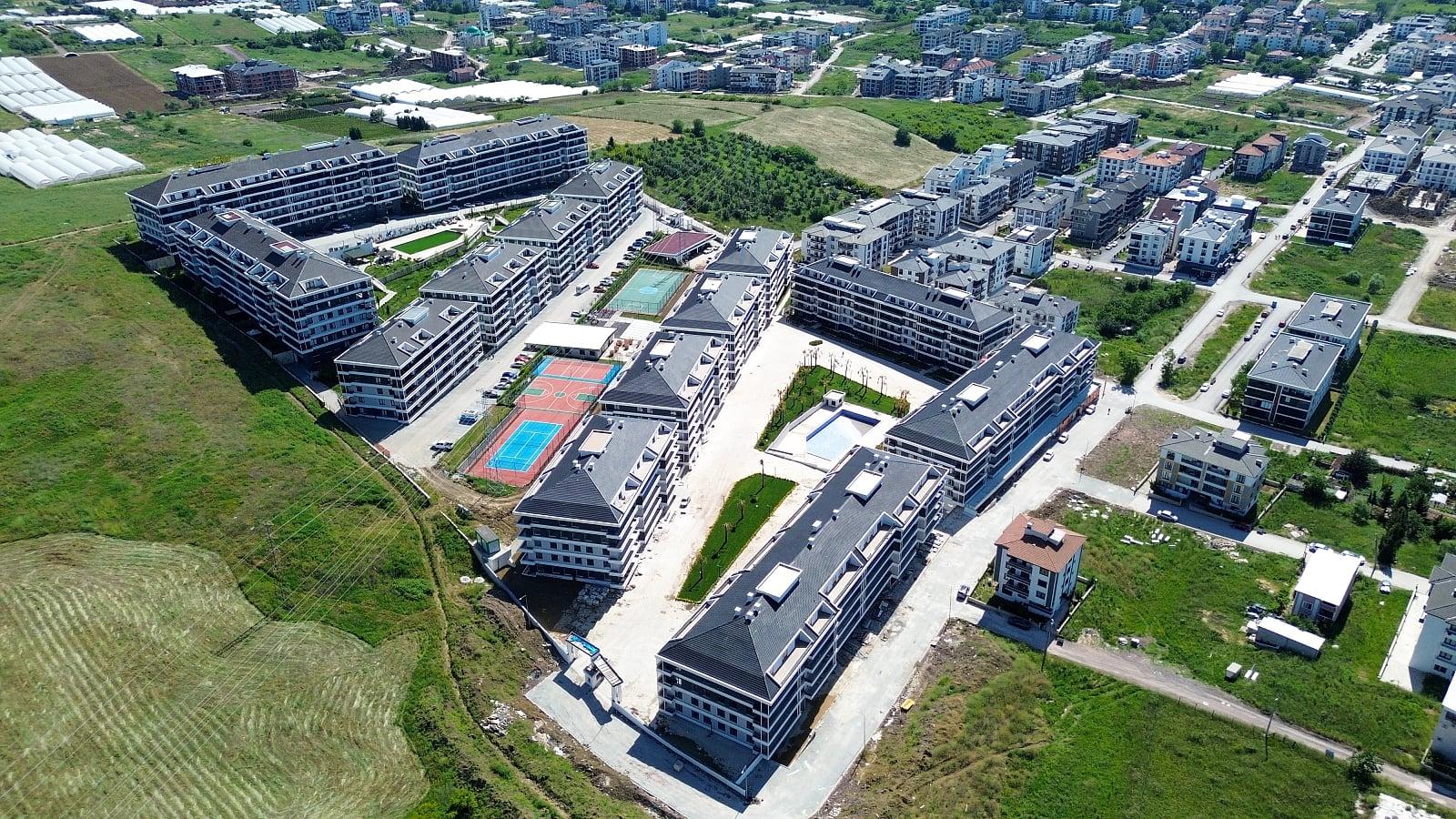 Apartments in Mehmet Akif Ersoy, Çiftlikköy — photograph 4