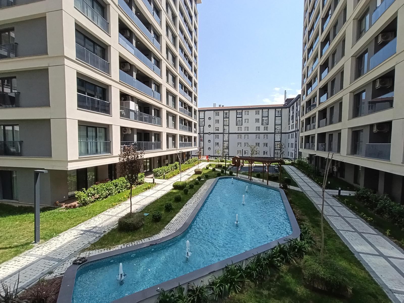 Apartments in Barbaros Hayrettin Paşa, Esenyurt — photograph 2