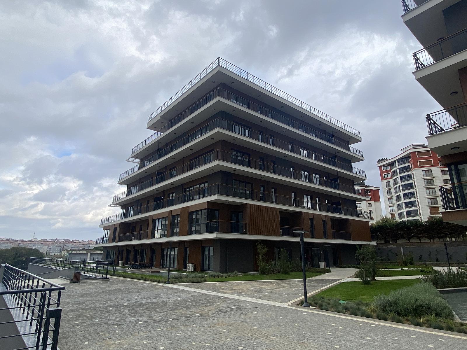Apartments in Aşağı Dudullu, Ümraniye — photograph 4