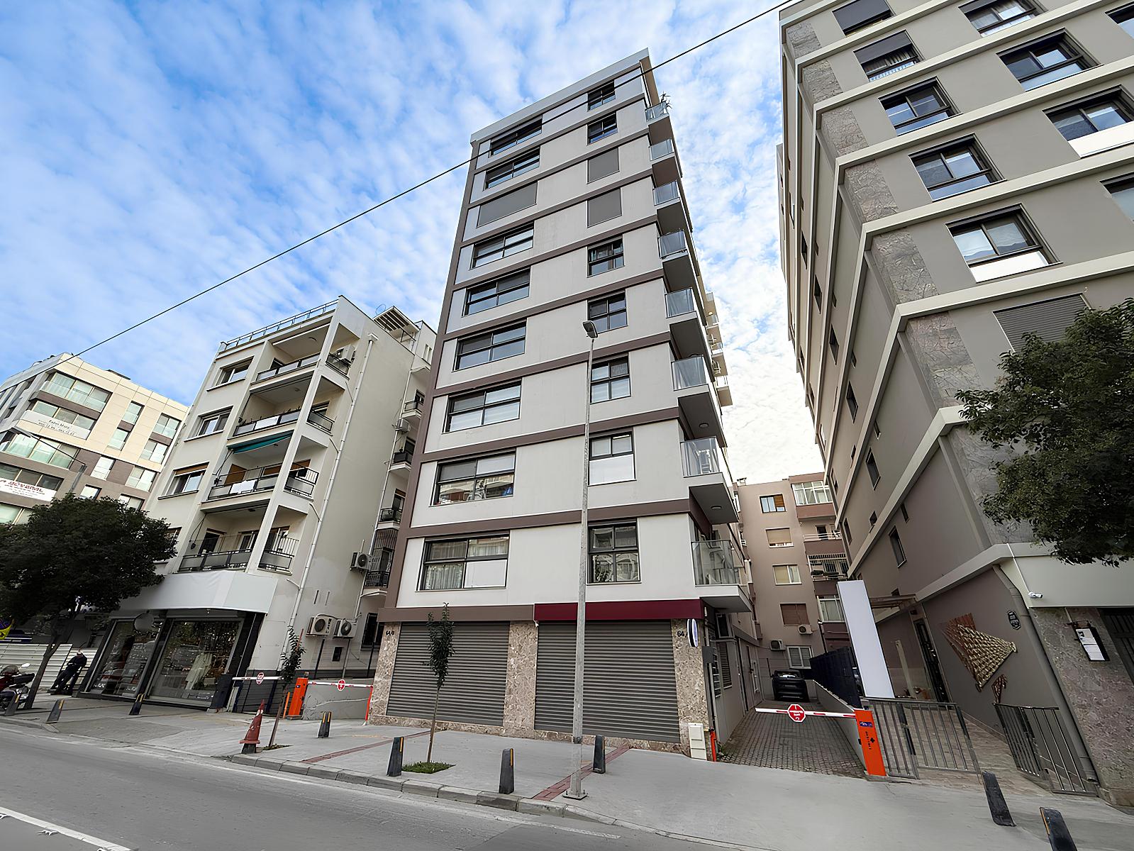 Apartments in Mimar Sinan, Konak — photograph 3