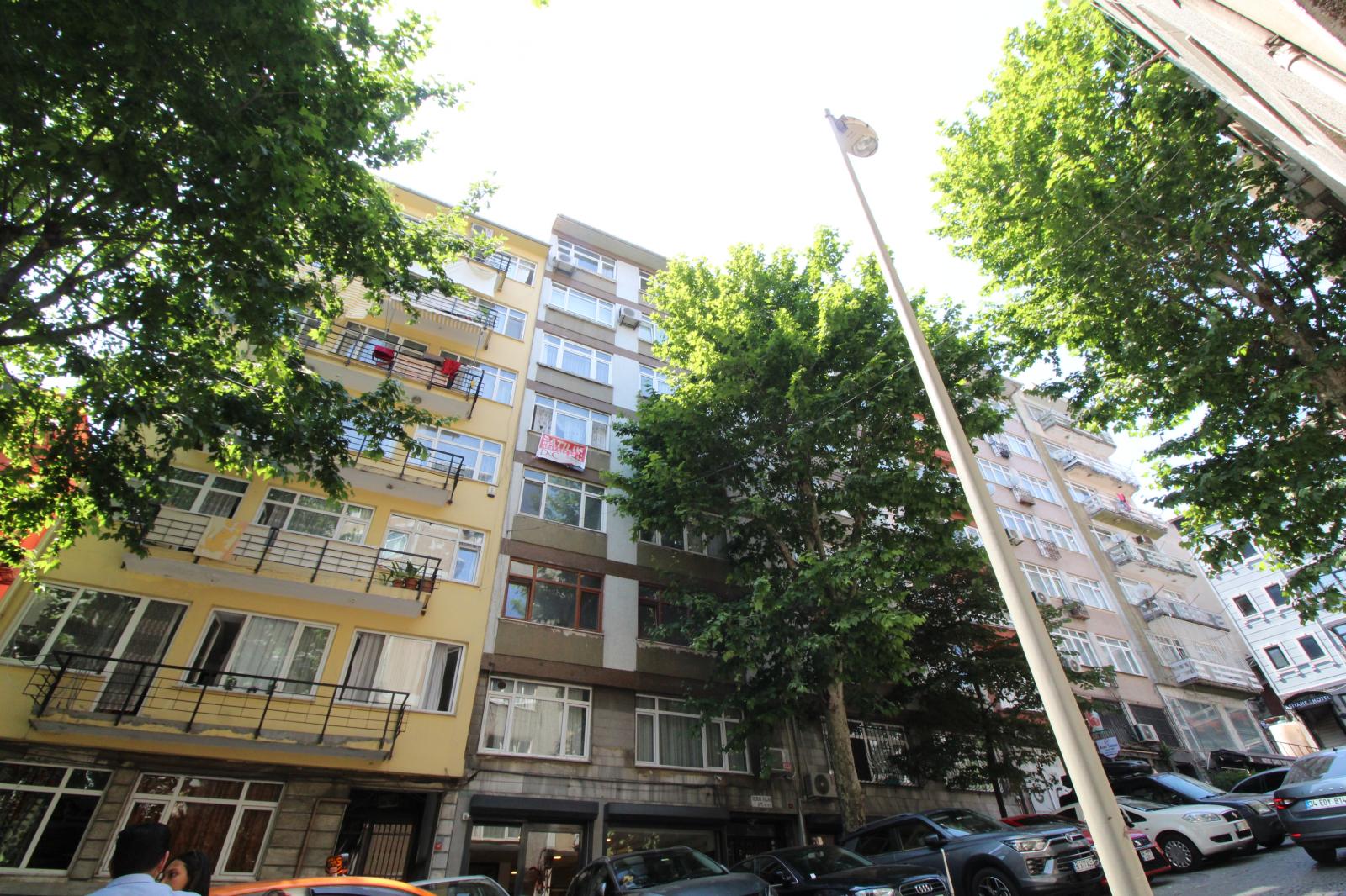 Apartments in Emin Sinan, Fatih — photograph 2