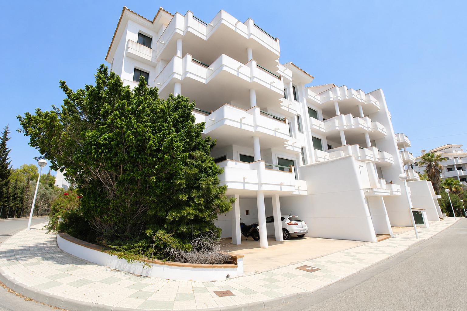 Apartments in Dehesa de Campoamor, Orihuela — photograph 2