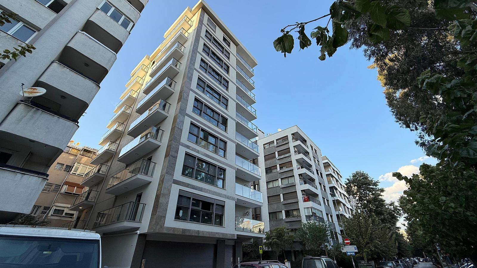 Apartments in Mimar Sinan, Konak — photograph 2
