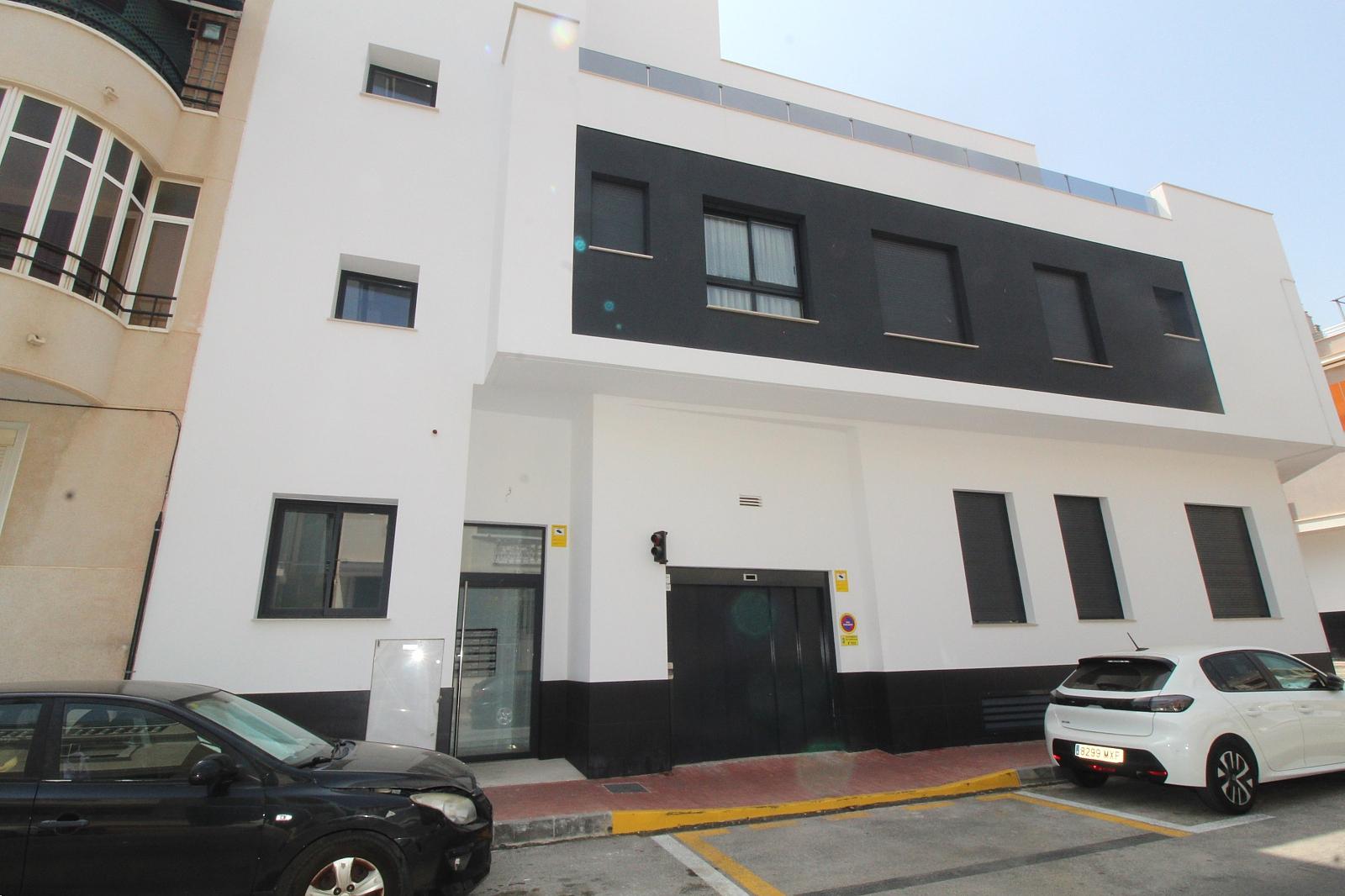 Apartments in Torrevieja Centro, Torrevieja — photograph 4