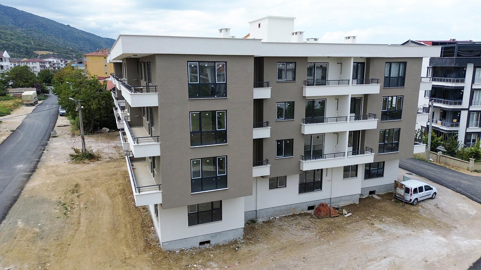 Apartments in Teşvikiye Bld. (Karşıyaka Mh.), Çınarcık — photograph 3