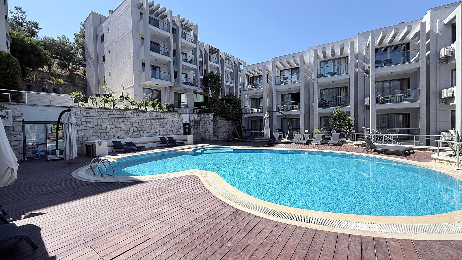 Apartments in İsmet İnönü, Çeşme — photograph 3