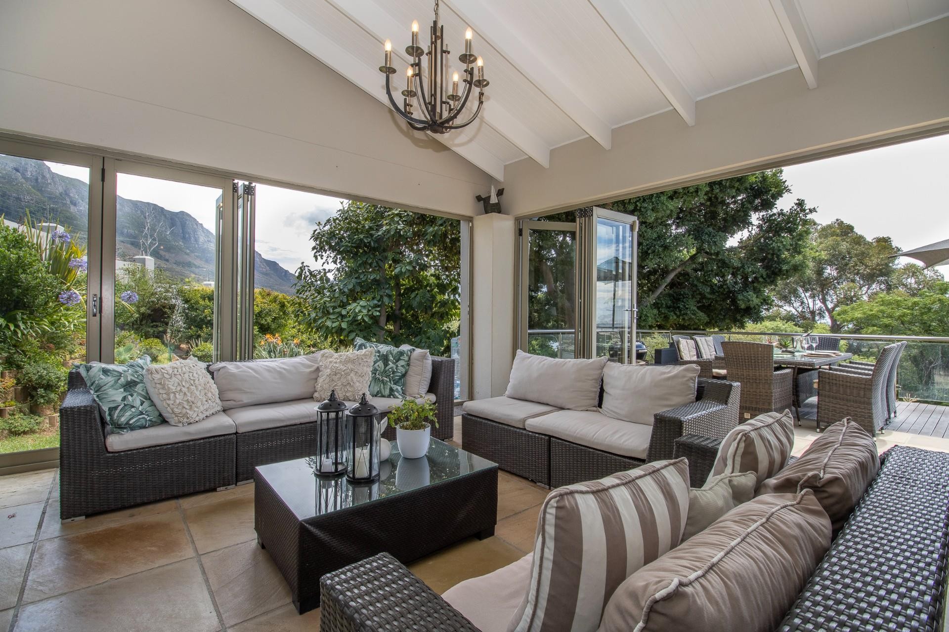Home with endless Panoramic views