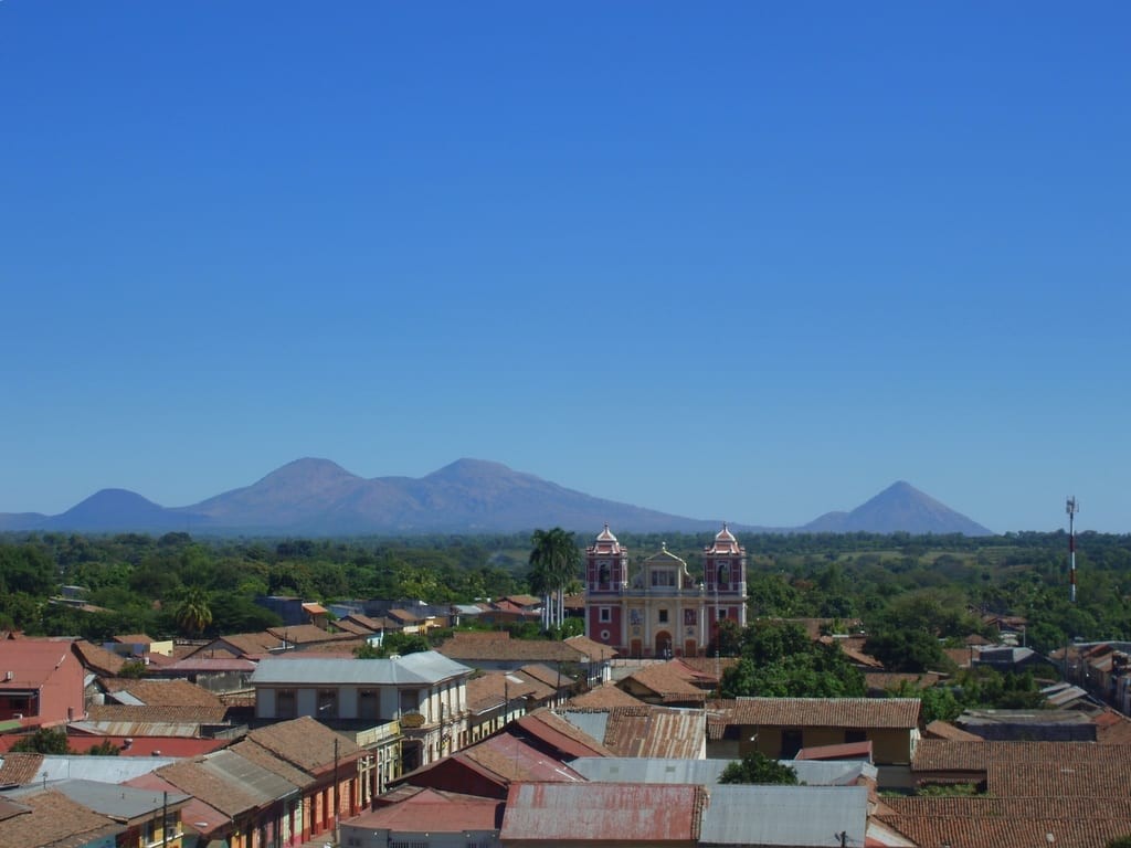 León